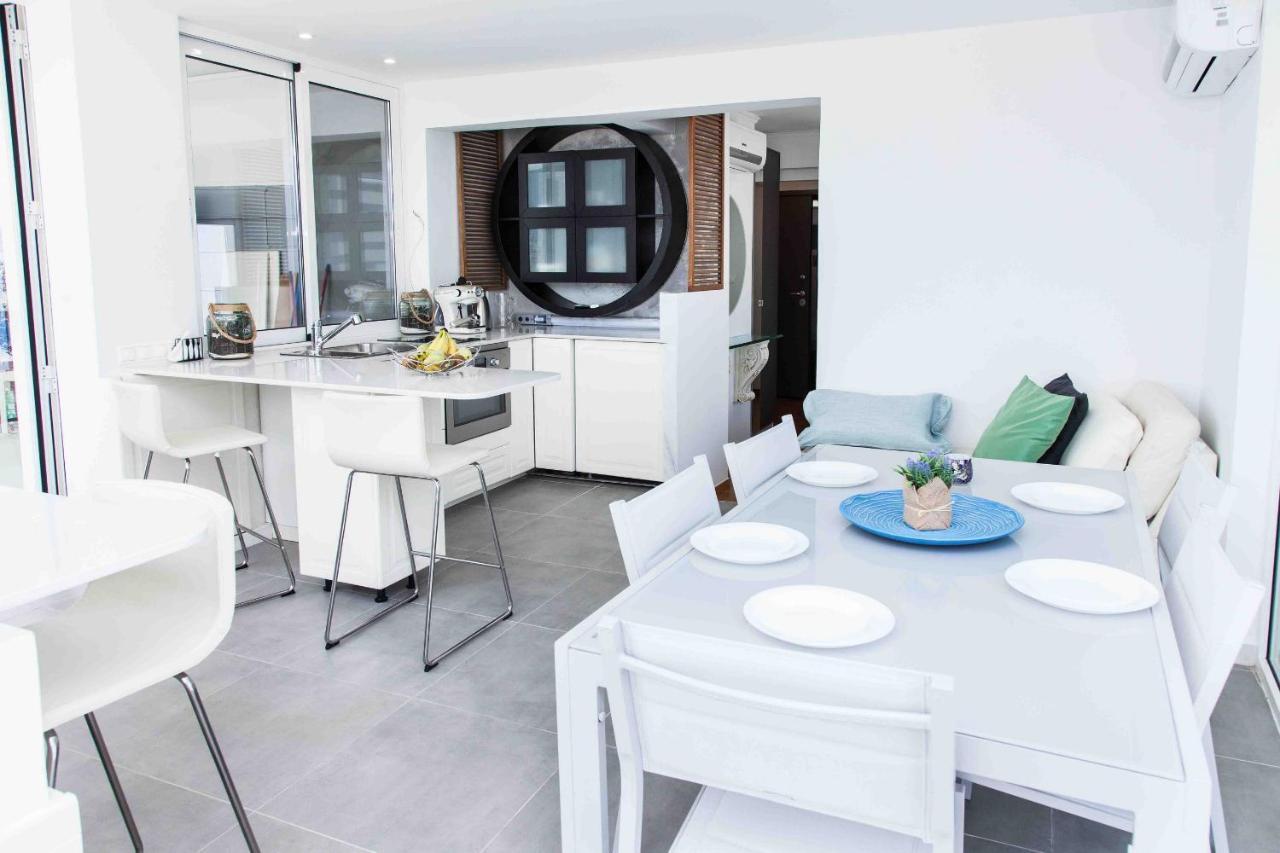 Ferienwohnung Gorgeous Penthouse With Private Jacuzzi And Amazing View! Athen Exterior foto