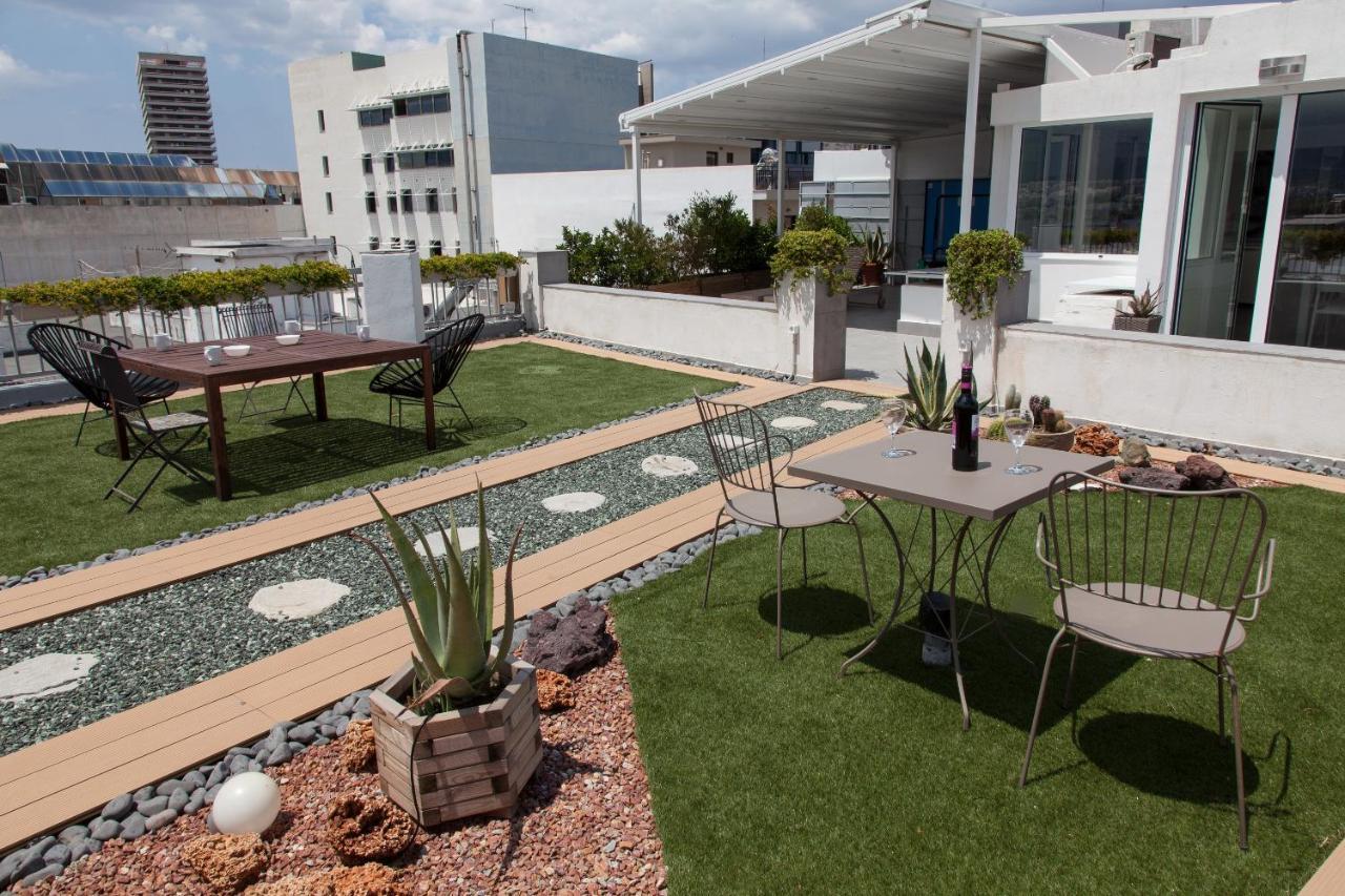 Ferienwohnung Gorgeous Penthouse With Private Jacuzzi And Amazing View! Athen Exterior foto