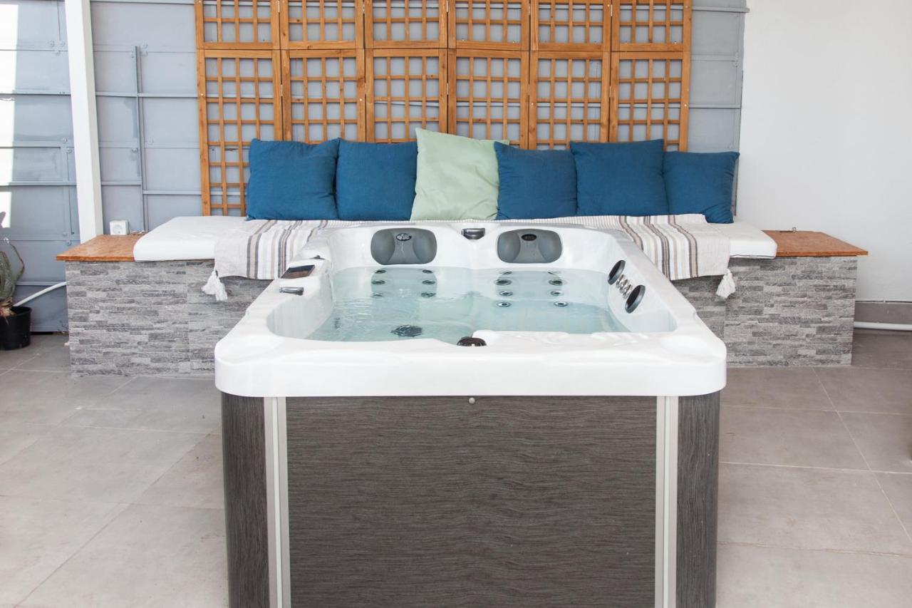 Ferienwohnung Gorgeous Penthouse With Private Jacuzzi And Amazing View! Athen Exterior foto